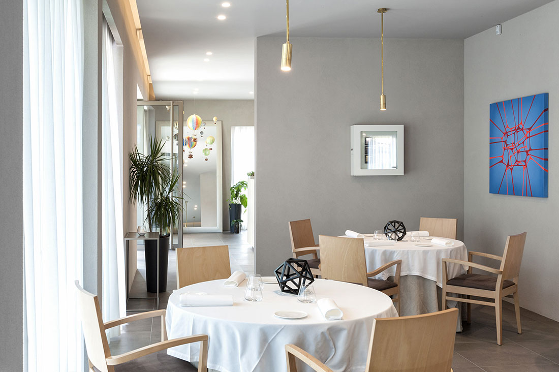 Impianto elettrico di design per ristorante