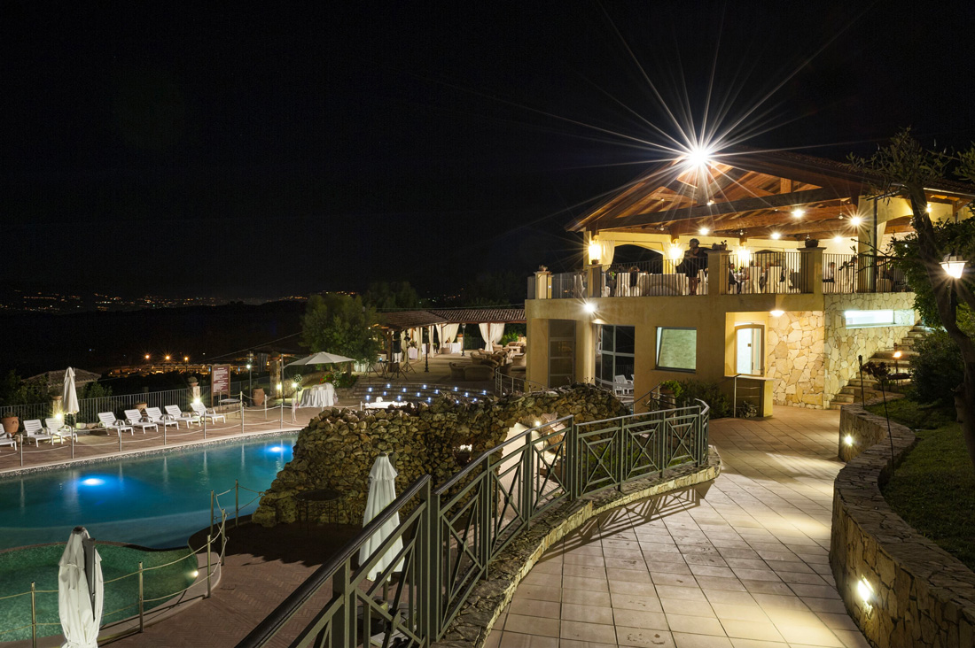 Referenza AVE Tenuta Contessa Relais Country House - Esterno di notte