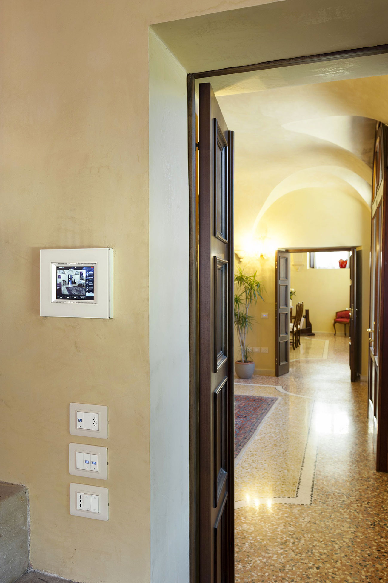 Supervisore domotico Touch Screen AVE per aziende
