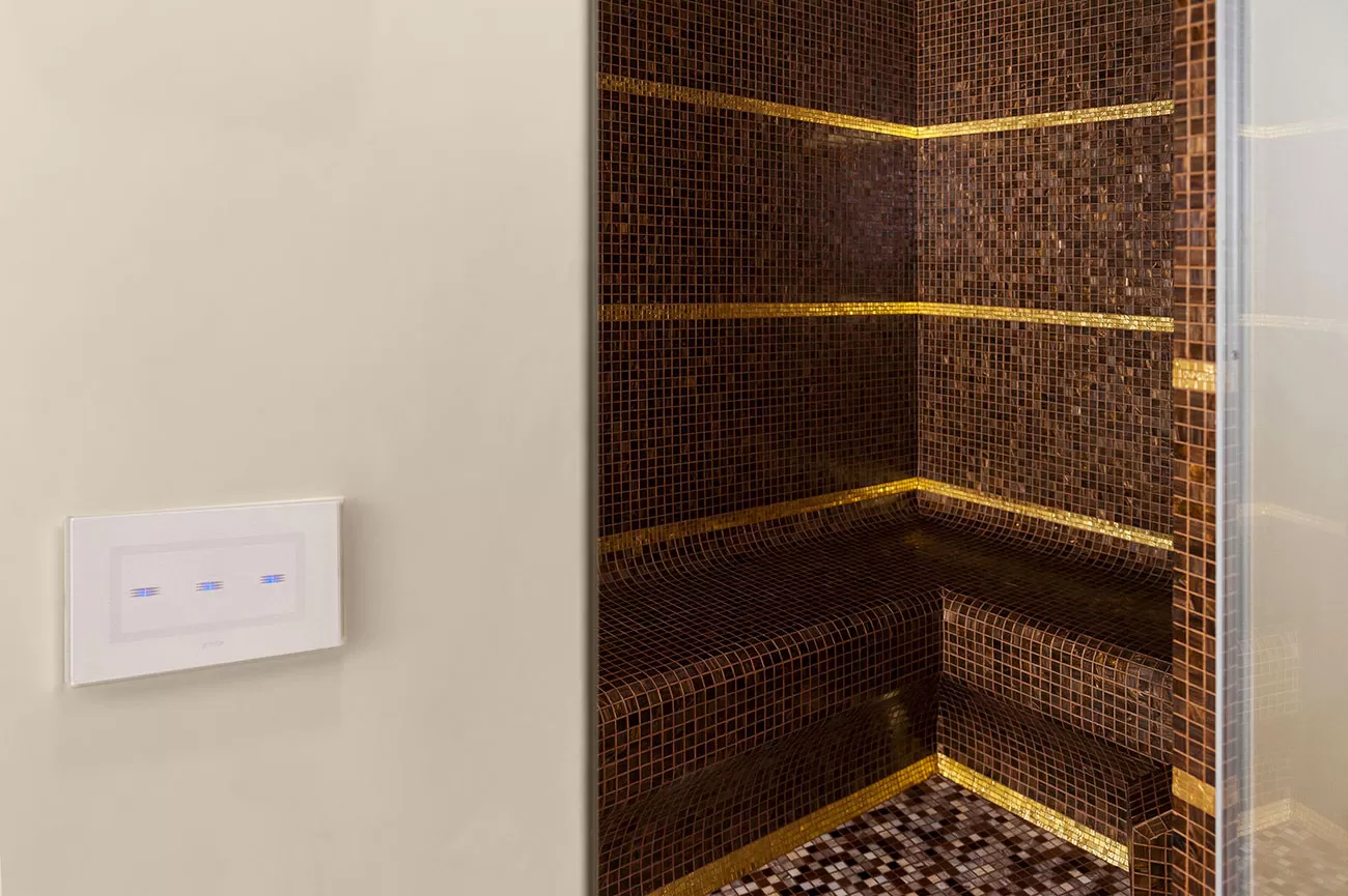Interruttori AVE a sfioro con 3 comandi touch