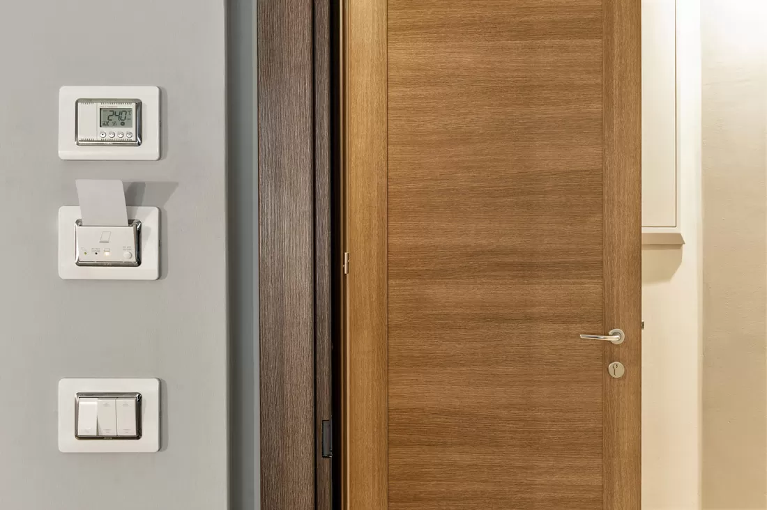 Lettore, interruttori e termostato coordinati