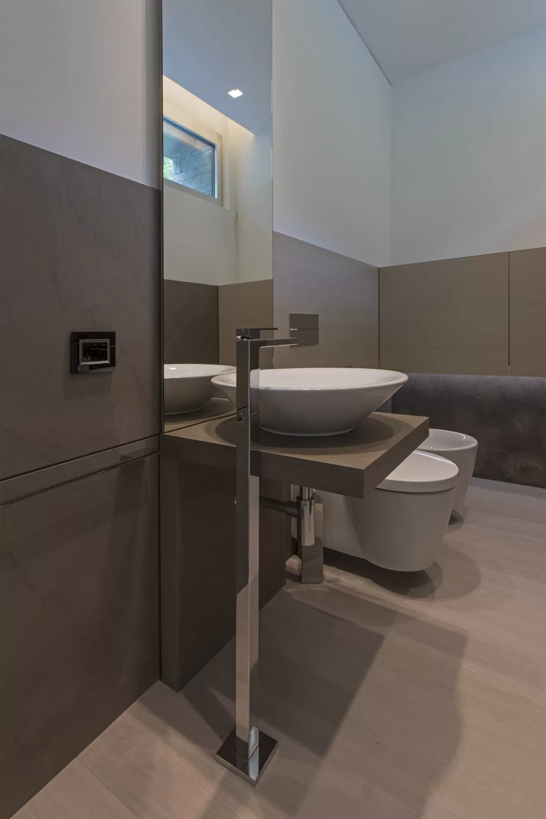 Villa domotica AVE - Bagno con interruttori