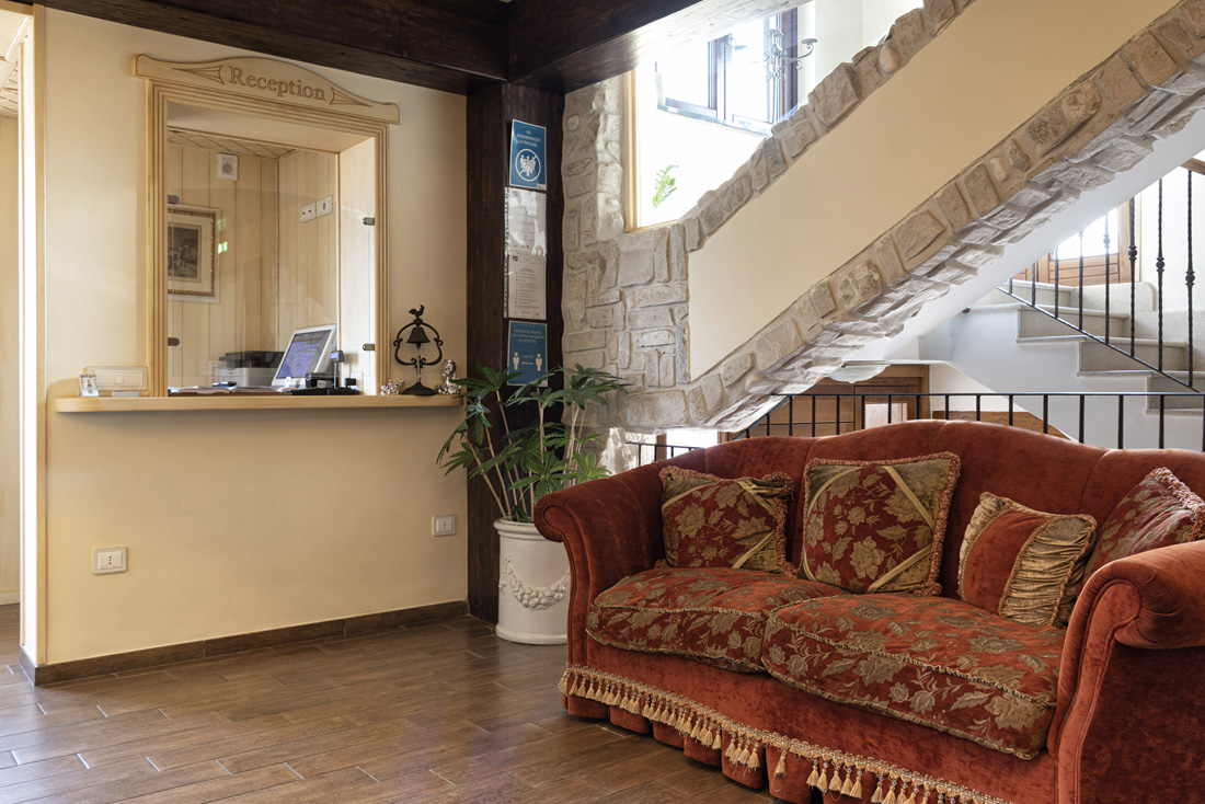 Hall - Hotel Villa Clementina