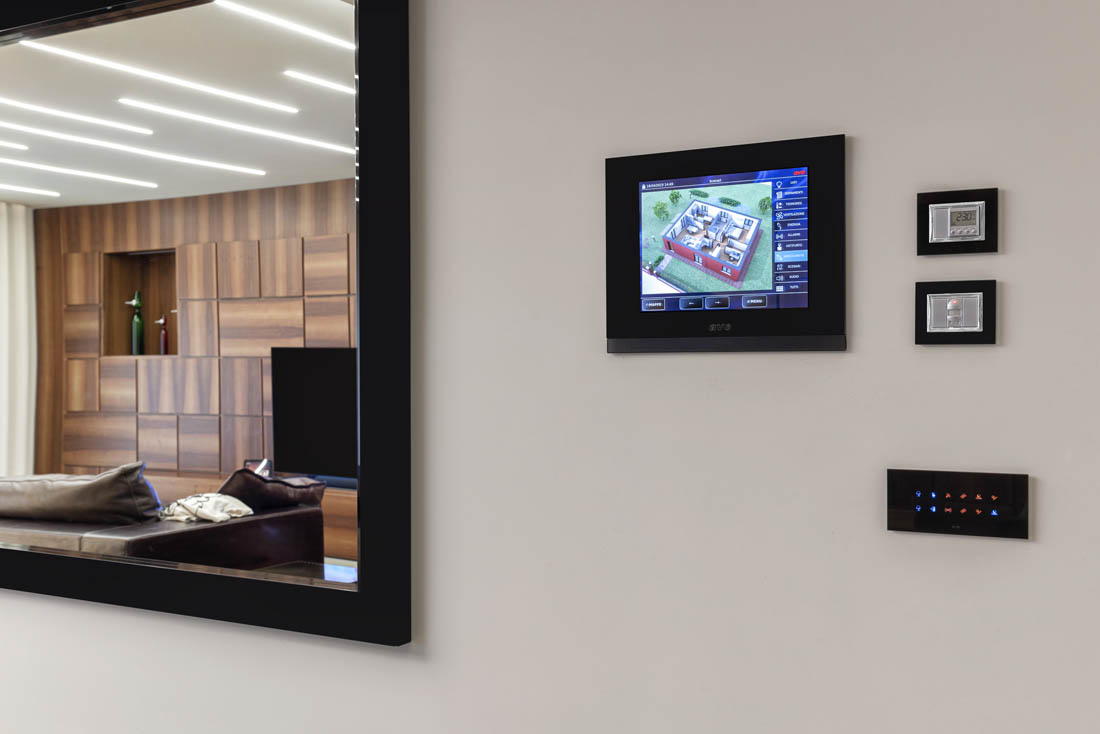 Touch Screen - Villa Smart con Domotica AVE