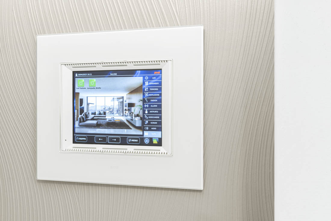 Supervisore Touch Screen AVE Impianto Domotico Appartamento Smart