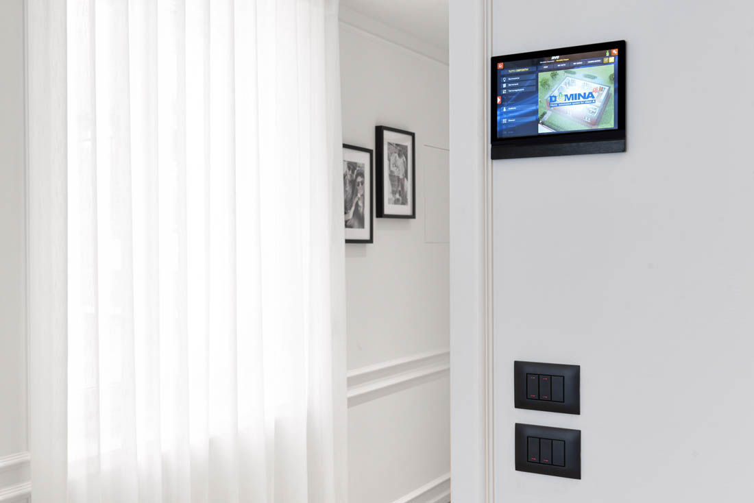 Domotica AVE supervisore touch screen per smart home