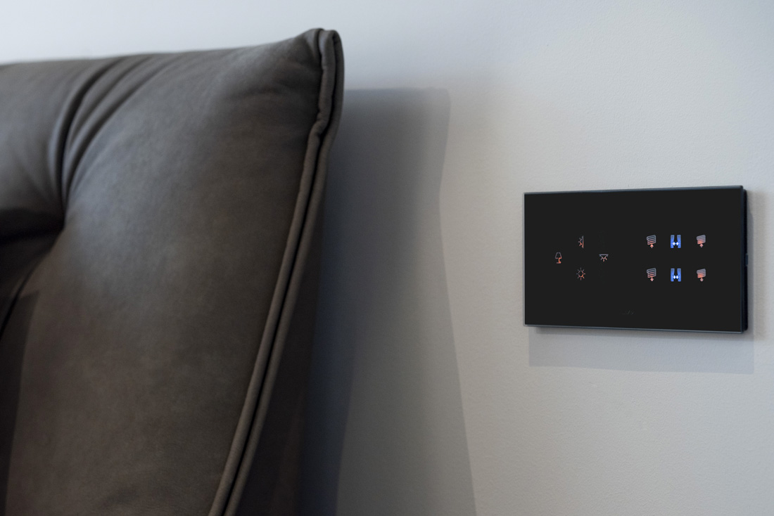 Comando a sfioro dal design elegante