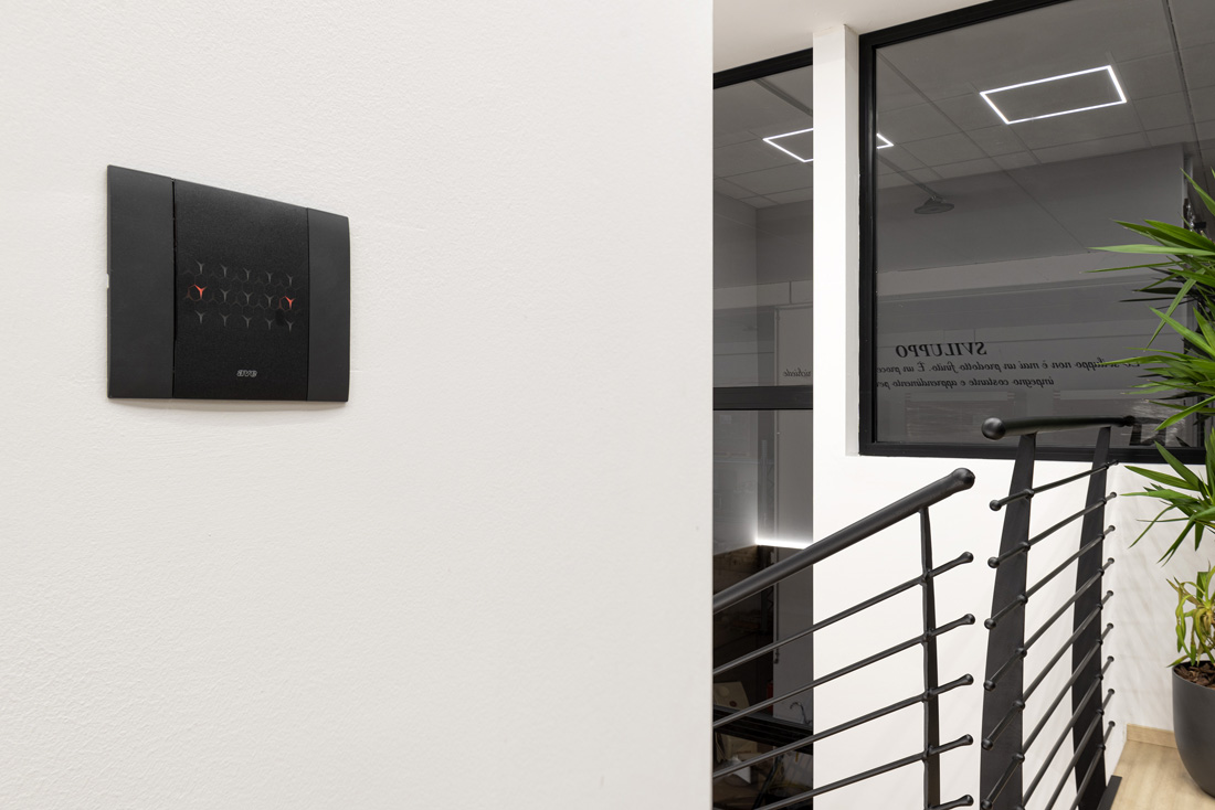 Estetica high-tech per i componenti AVE