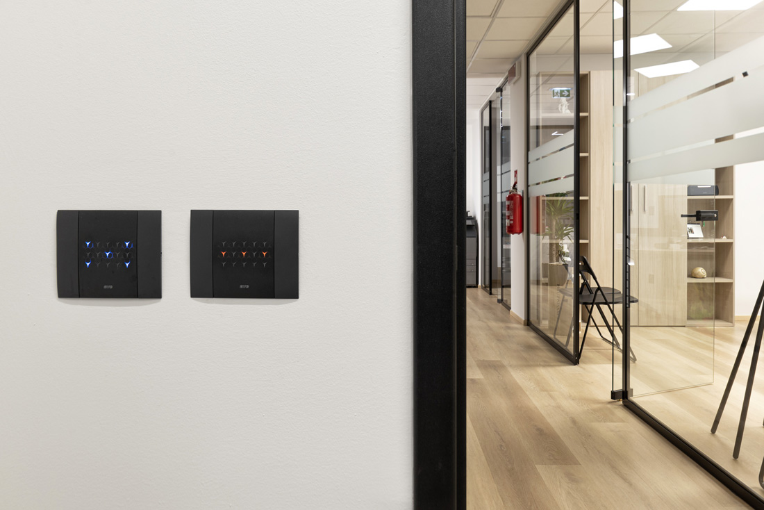 Placche Smart Touch AVE in metallo antracite spazzolato