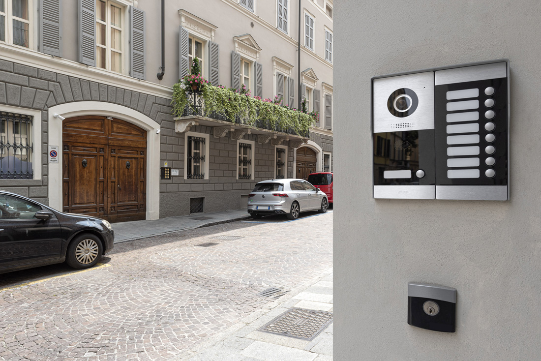 Ingresso con videocitofono AVE 2 fili