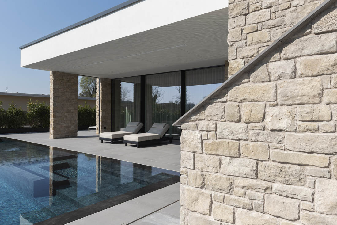 Esterno della Villa Erbusco con domotica Ave