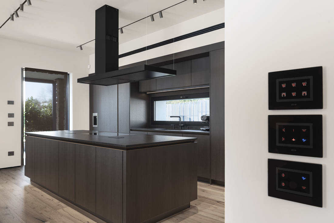 Placca personalizzata per le automazioni Ave