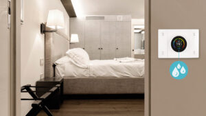 I cronotermostati AVEbus e connessi si aggiornano: arrivano il “Controllo Umidità” e la "Funzione Hotel"