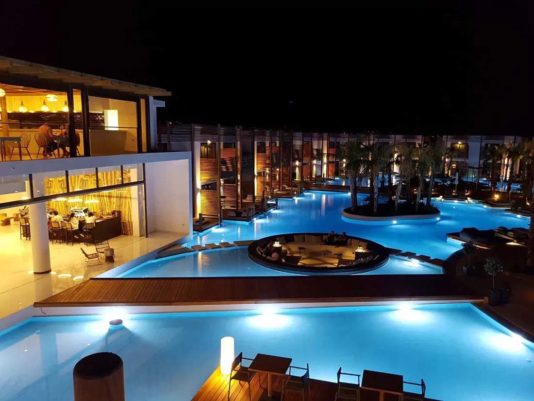 Referenza AVE - Hotel a Creta in Grecia con vista piscina