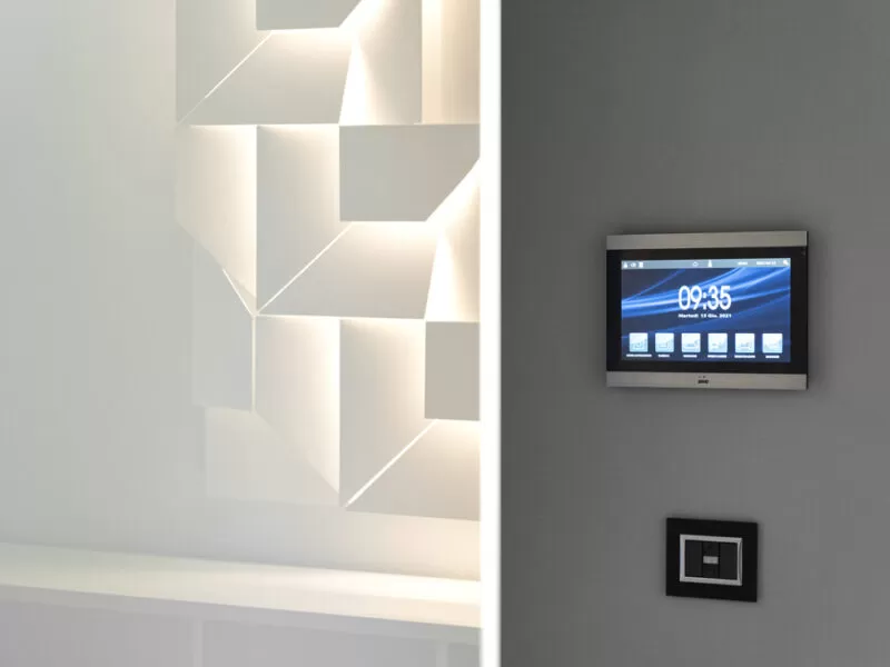 Videocitofono smart AVE con design in vetro e alluminio