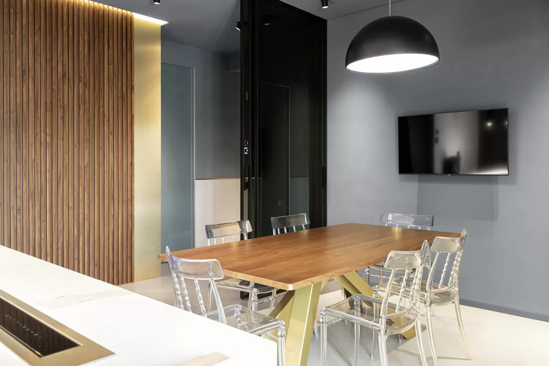 Sala da pranzo con impianto domotico AVE