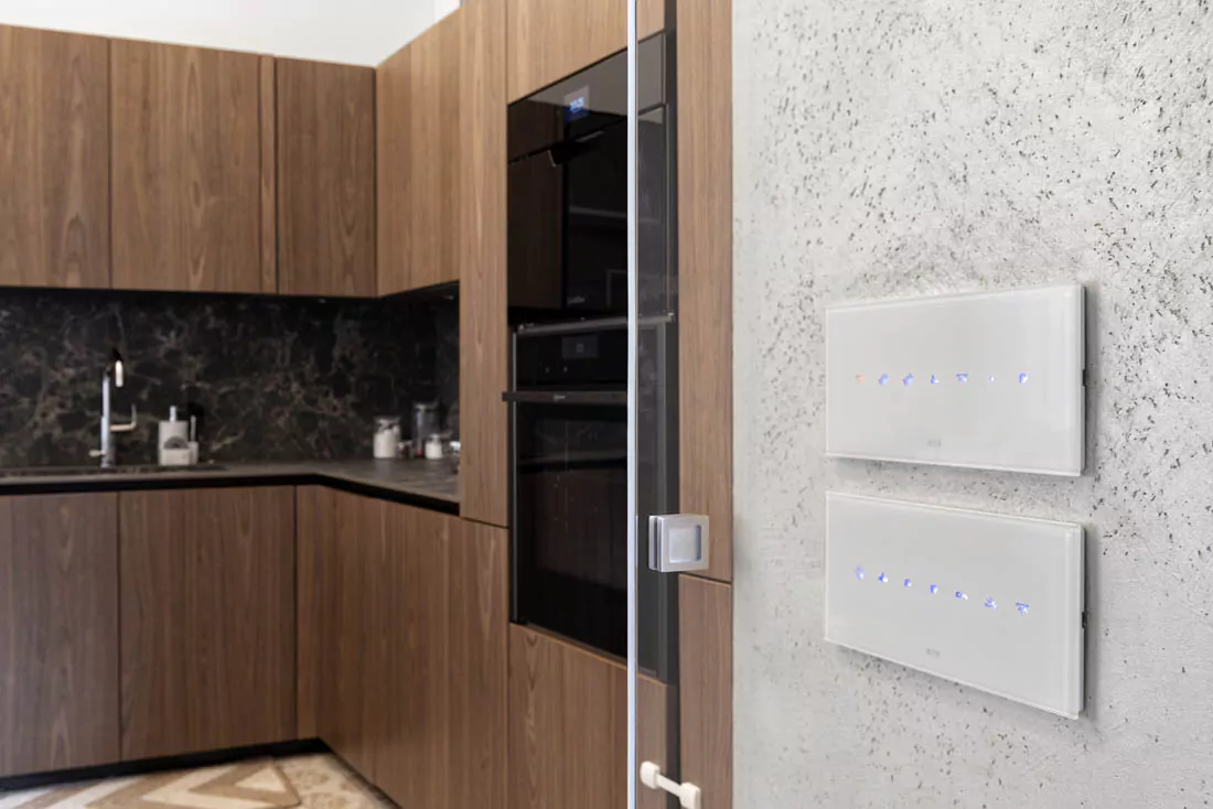 Comandi touch per domotica professionale AVE