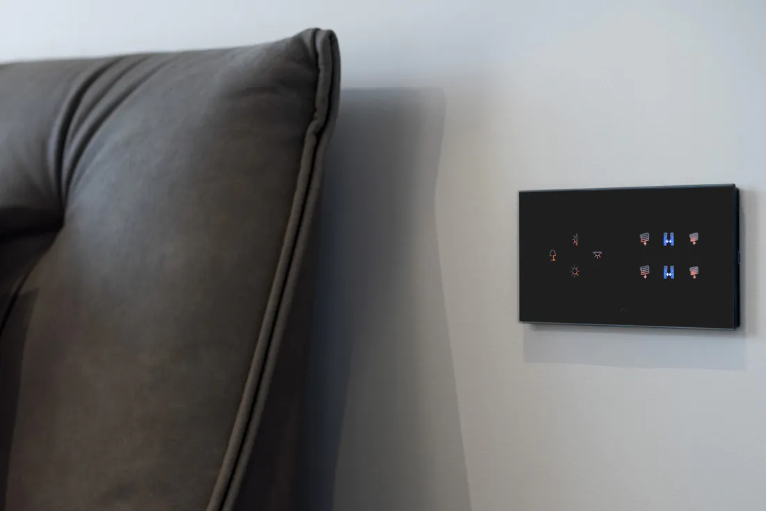 Comando a sfioro dal design elegante