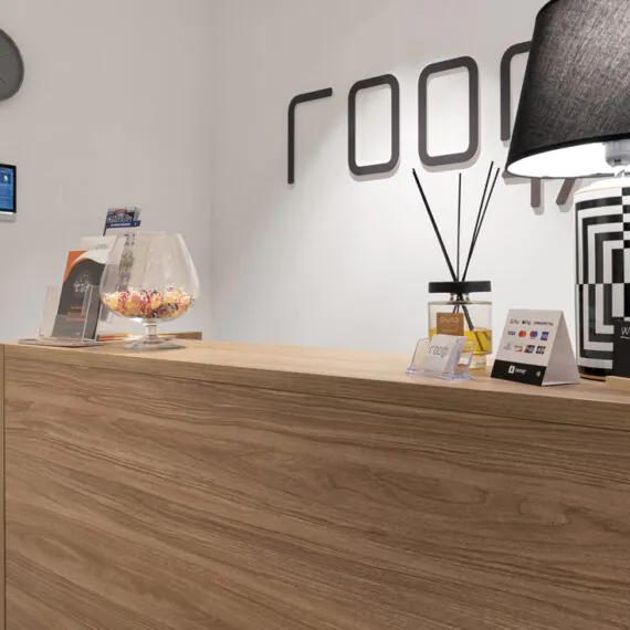 Supervisore touch screen con frontale in alluminio
