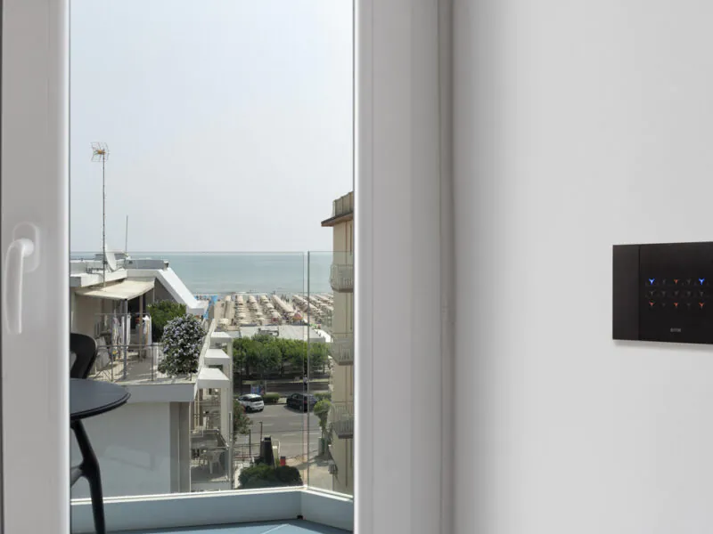 Placca Smart Touch AVE: eleganza e tecnologia a sfioro