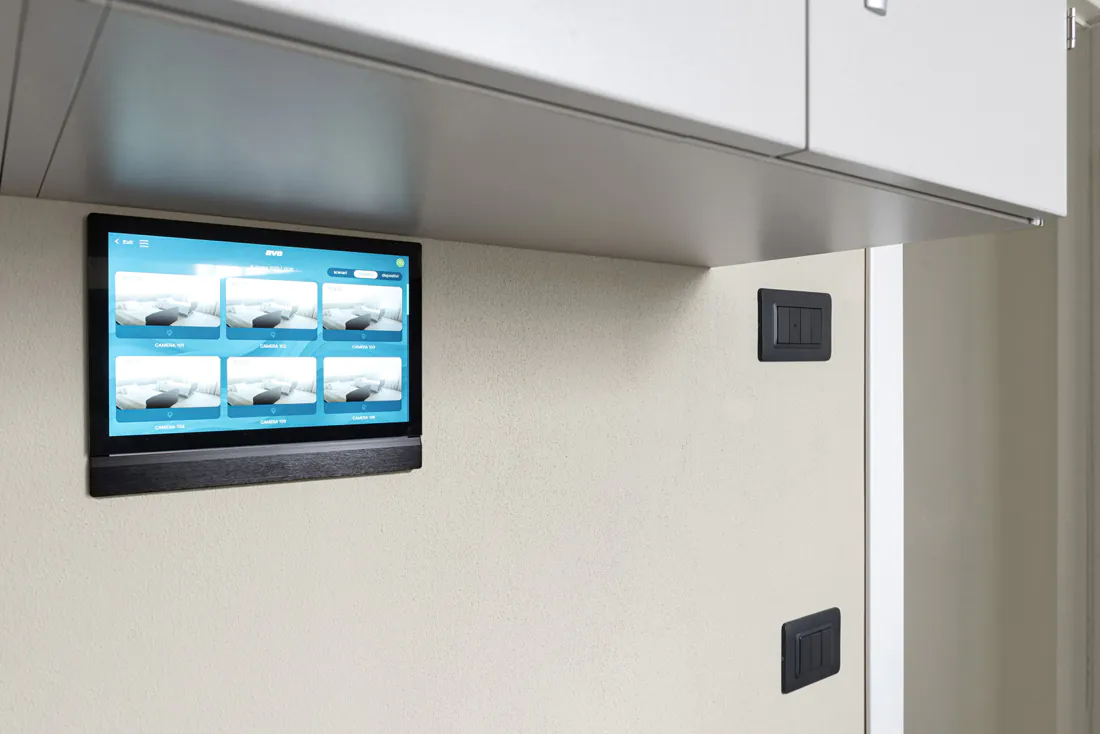 Supervisore touch screen AVE da 10” per gestione centralizzata