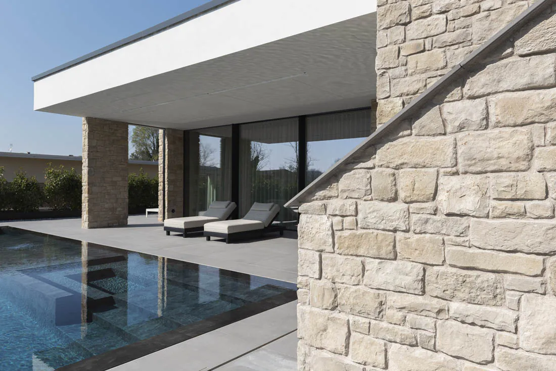 Esterno della Villa Erbusco con domotica Ave